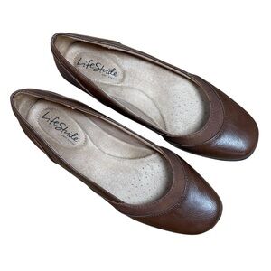 Life Stride Women's Classic Brown Loafers - US Size 7.5 M - EUC